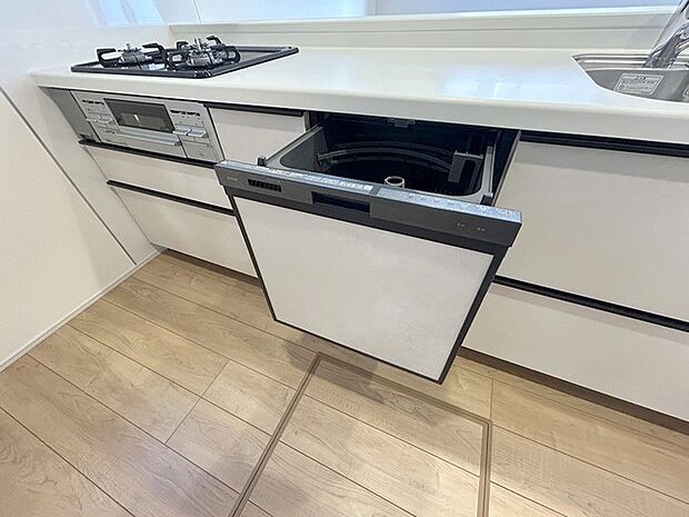 節水・省エネの食洗機付き、水仕事が楽になりますね。 