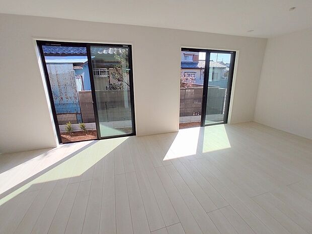 家族が自然に集りそうな広さが魅力のLDK。