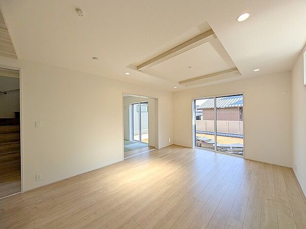 南側に大きな窓を配置、明るいリビングが出来ました。