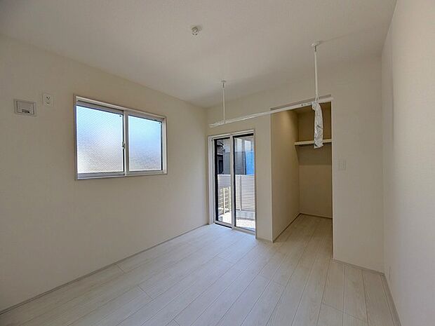 子供部屋には丁度良い洋室。