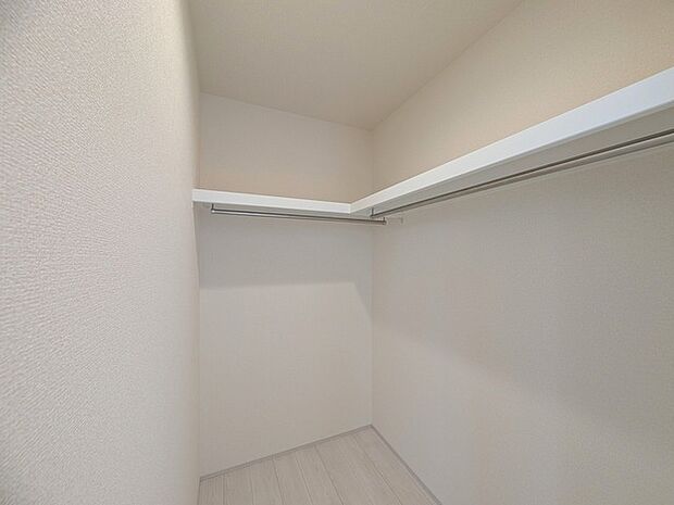 収納上手さんの御用達、大型ウォークインクローゼット。 