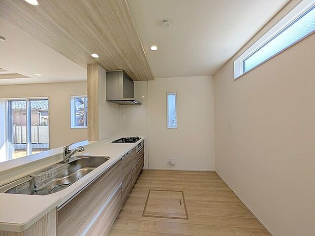 対面キッチンがご家族の温かい時間を演出。 