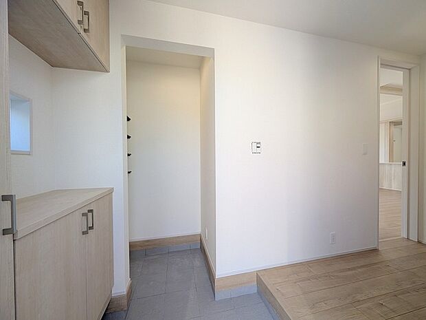 土間収納付きでお子様のおもちゃも、ゴルフバッグもスッキリ収納しましょう。