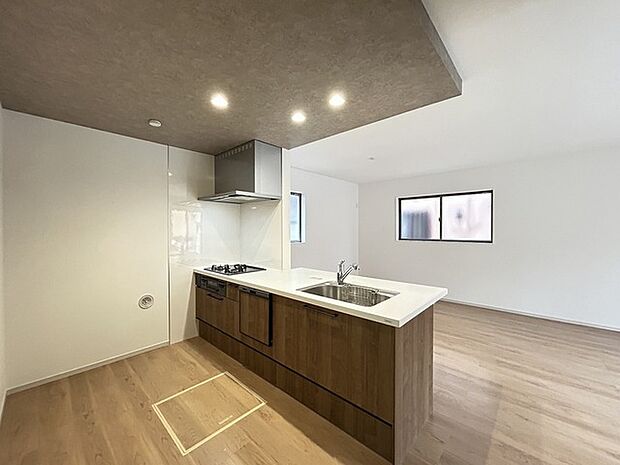 家族が自然に集りそうな広さが魅力のLDK。