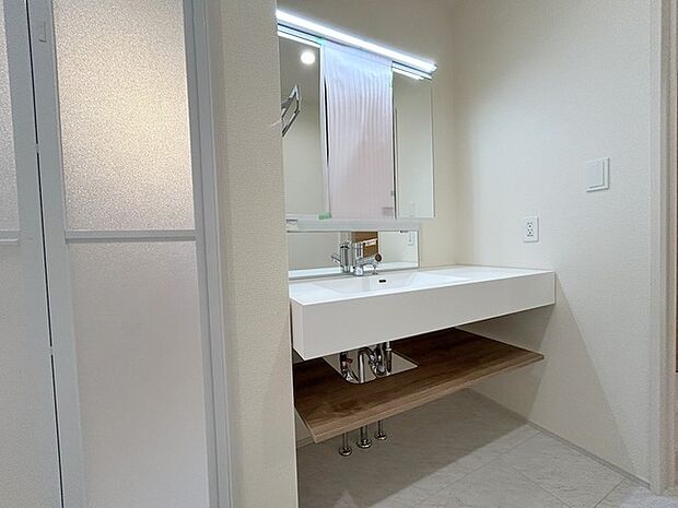 シンプルでスタイリッシュなスマートサニタリー