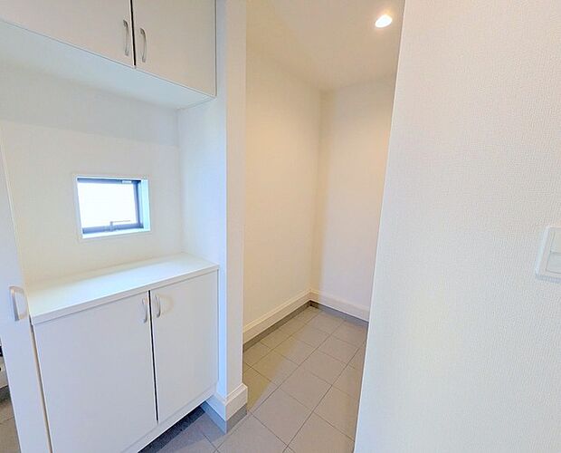 土間収納付きでお子様のおもちゃも、ゴルフバッグもスッキリ収納しましょう。 