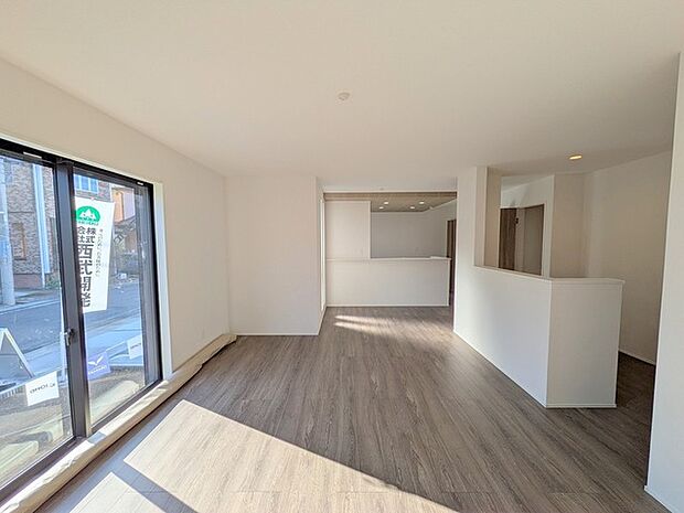 ご家族みんながゆったりくつろげる広々リビング。 