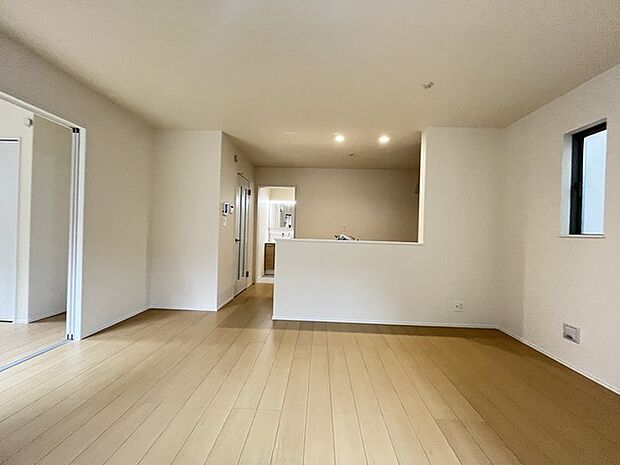 家族団らんの時間も増えそうな、くつろぎのLDK。