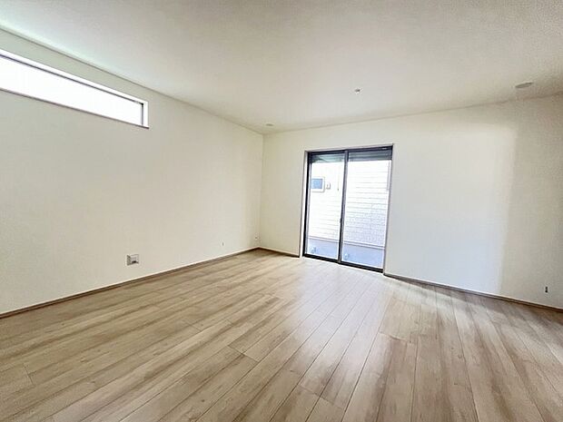 解放感あふれるリビングは、自然に光と風に恵まれます。