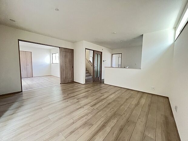 開放的なこの空間がお客様をお出迎えします。