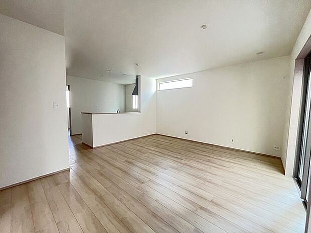 リビングは家具の配置も思いのまま。自由度が高い設計です。