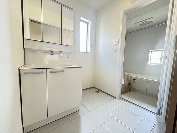 ドライヤーの風に包まれながら、今日一日の終わりを感じる。そんな、地味だけど決して無くてはならない、名脇役。