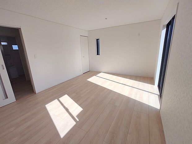 リビングは家具の配置も思いのまま。自由度が高い設計です。
