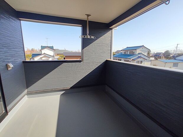いつも忙しいご家庭に嬉しいインナーバルコニーの家。