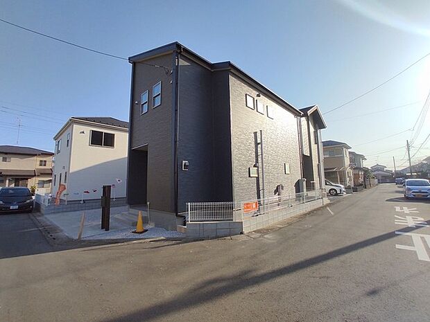 風通し・日当たりに優れる角地。開放感をお楽しみください。