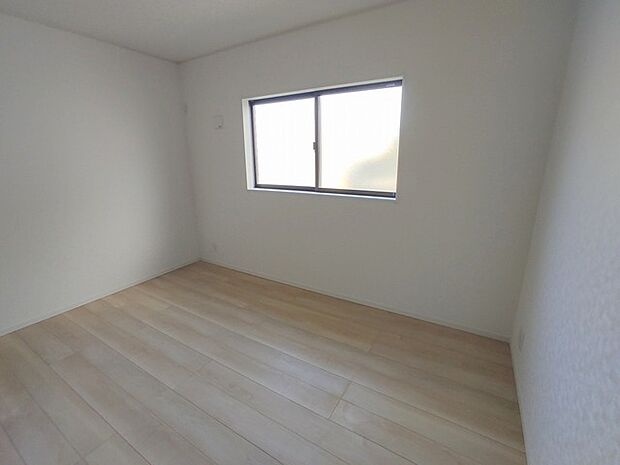 たっぷりの陽光と、心地よい風が舞い込みます。