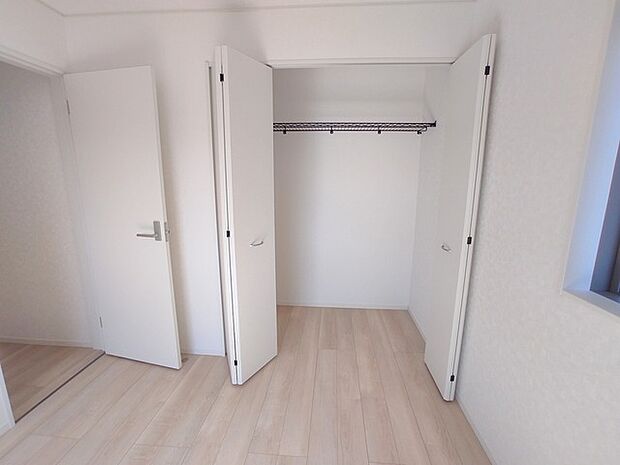 全居室収納スペース付きの物件です。
