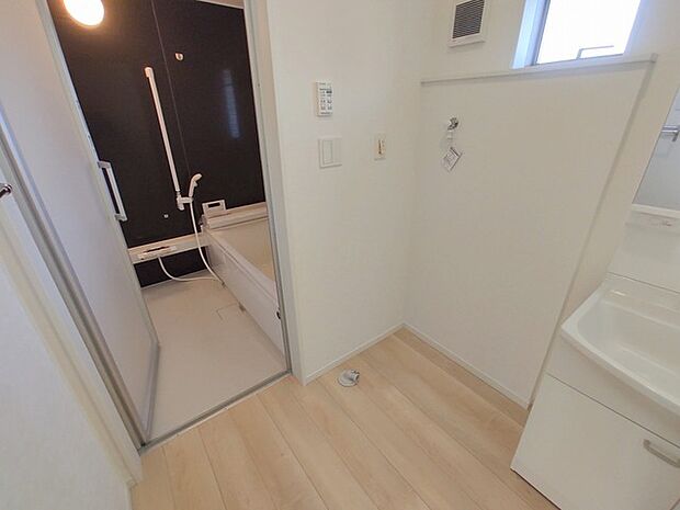 脱衣所は目覚めのスイッチが入る場所ですね。