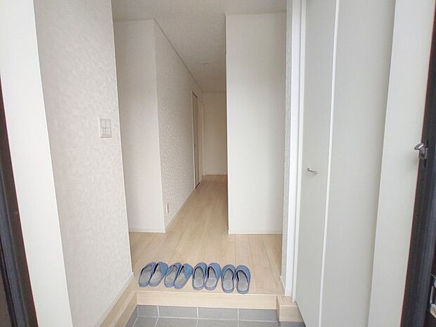 玄関は家の顔でもあります。広いと気持ちがいいですね！ 