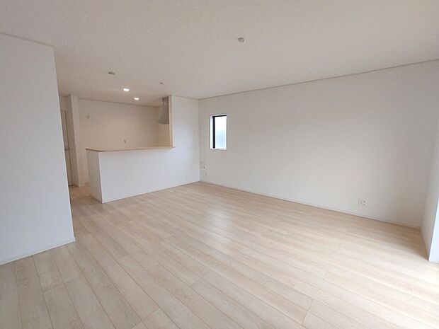 解放感あふれるリビングは、自然に光と風に恵まれます。 