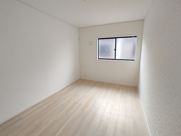 たっぷりの陽光と、心地よい風が舞い込みます。 