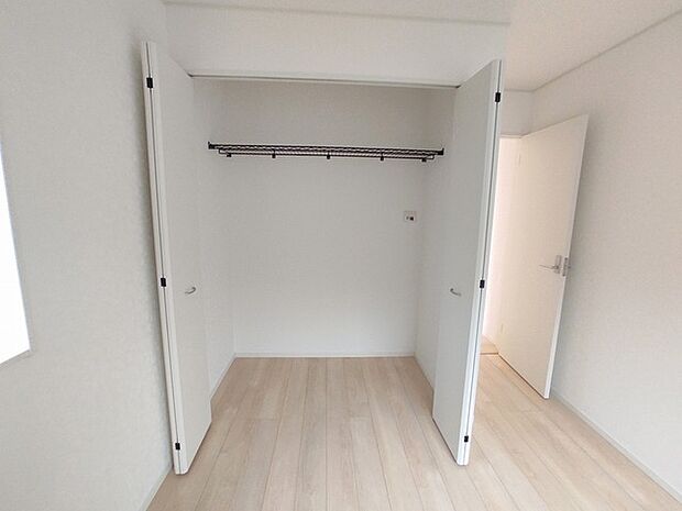 たっぷり収納で、お部屋の中はいつもキレイに片付きそうですね。