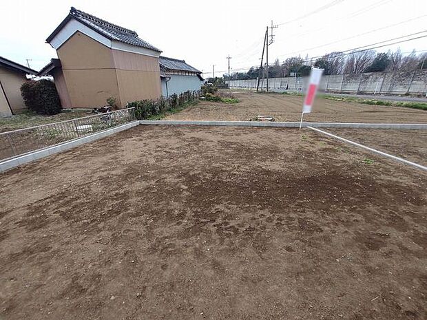 広々とした南庭は、太陽の下のリビングかもしれません。 