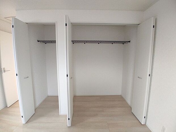 全居室収納スペース付きの物件です。