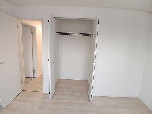 部屋ごとに設けた収納は、住みやすさへのこだわり。