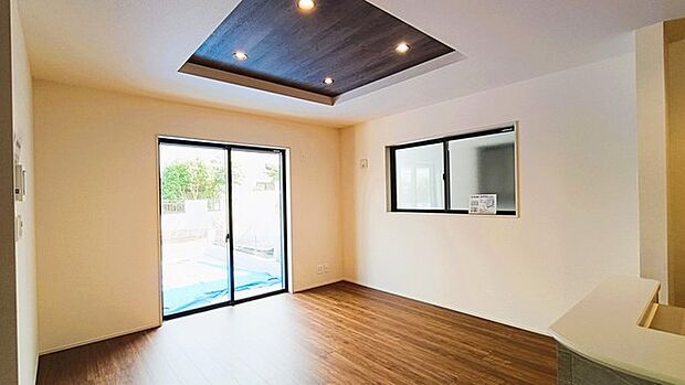 天井が高くなって開放感を感じる折り上げ天井。居住者が快適に暮らすための工夫がここにも見つかりました。 
