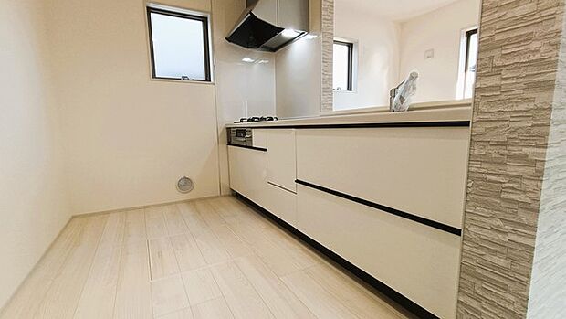 リビングで遊ぶお子様を見守りながらお料理ができる、対面キッチン。