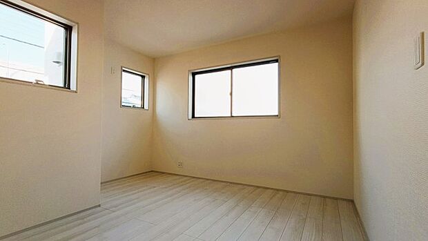 完成済み、実物をじっくりチェックできます。