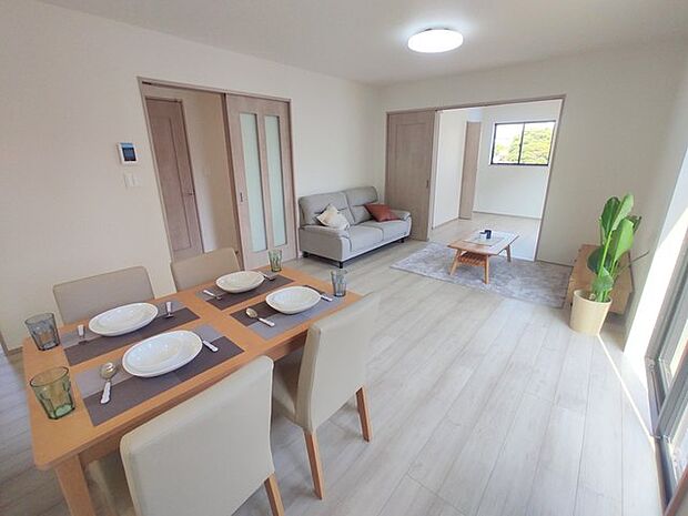 開放感と採光にこだわった、16帖のLDK。