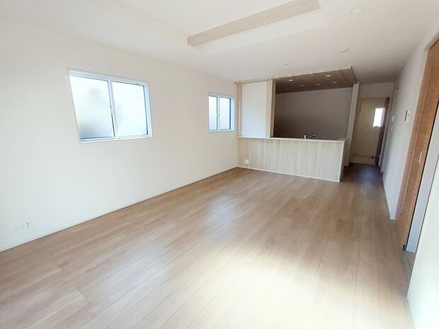 ご家族みんながゆったりくつろげる広々リビング。 