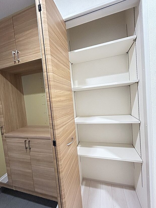 玄関をスッキリ整理。いつも気持ち良く使える玄関収納ボックス付き。 