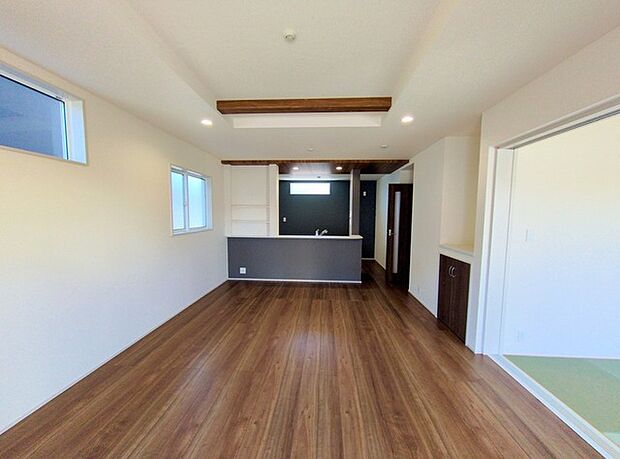 リビングは家具の配置も思いのまま。自由度が高い設計です。