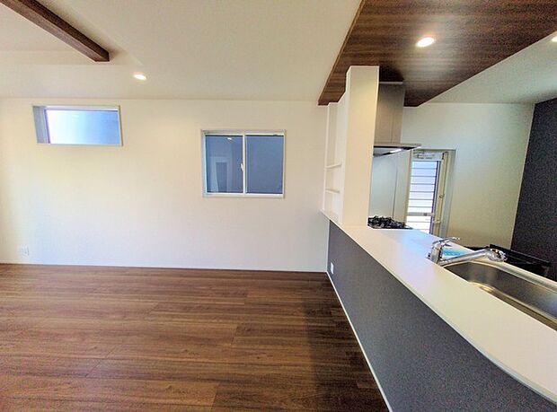 お子様もお手伝いしやすいカウンターキッチンプラン。