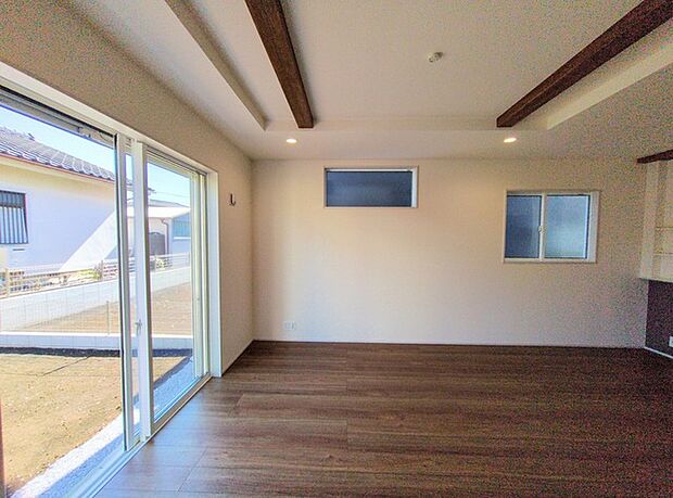 開放感と採光にこだわった、17帖のLDK。