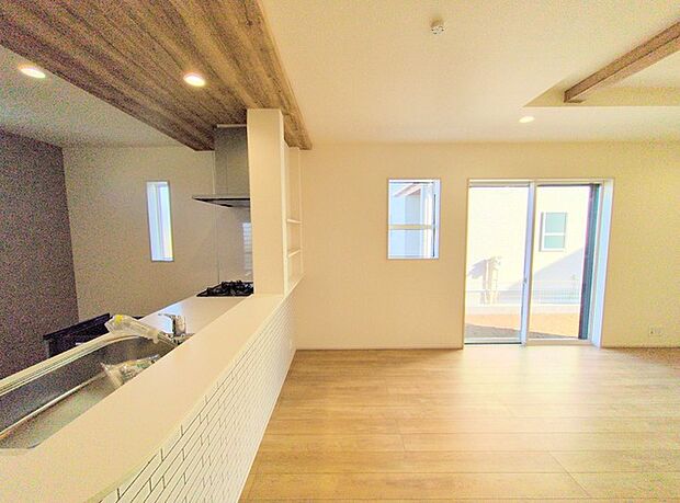 家族が自然に集りそうな広さが魅力のLDK。