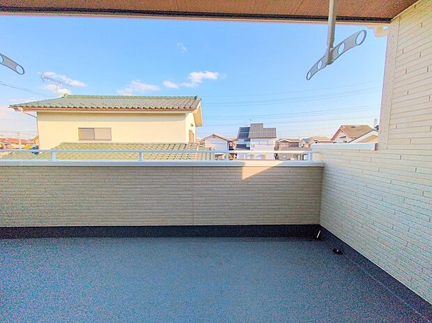 いつも忙しいご家庭に嬉しいインナーバルコニーの家。