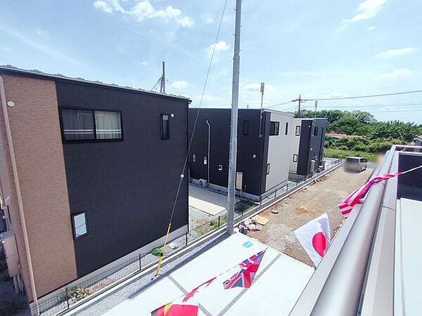 あたり一帯に住宅が広がる立地、住宅地ならではのロケーション。