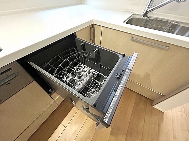 環境にも手にも優しい、食器洗乾燥機付のキッチン。