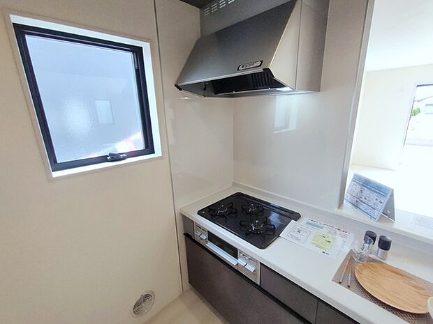 3口のガスコンロで、お料理はよりスピーディーに。 