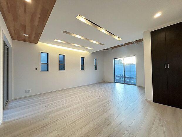 家族が自然に集りそうな広さが魅力のＬＤＫ。 