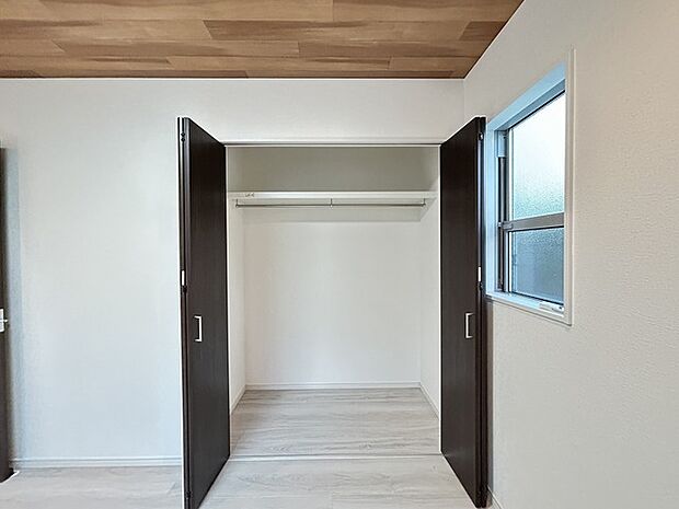 ご家族の思い出も大切にしまっておけるたっぷり収納。