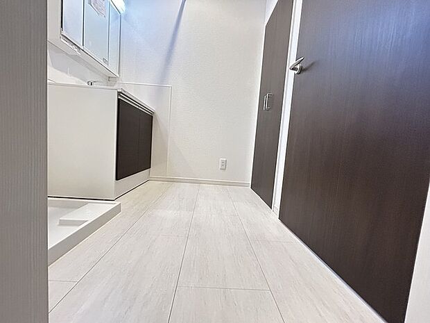 お風呂に入る前、心も体もふっと一息つける「静けさの入り口」。 