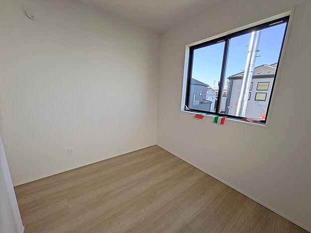 子供部屋には丁度良い洋室。 