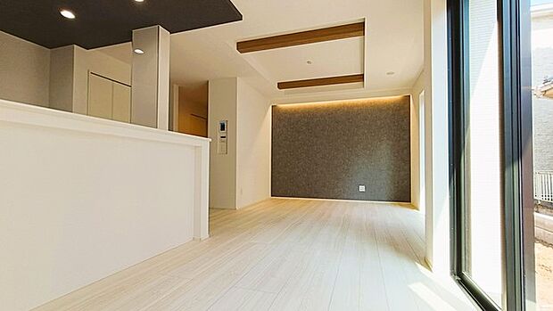天井が高くなって開放感を感じる折り上げ天井。居住者が快適に暮らすための工夫がここにも見つかりました。
