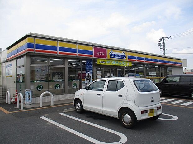 ミニストップ小針領家店（630m）