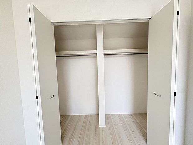 子供部屋にも嬉しい全居室収納スペース。
